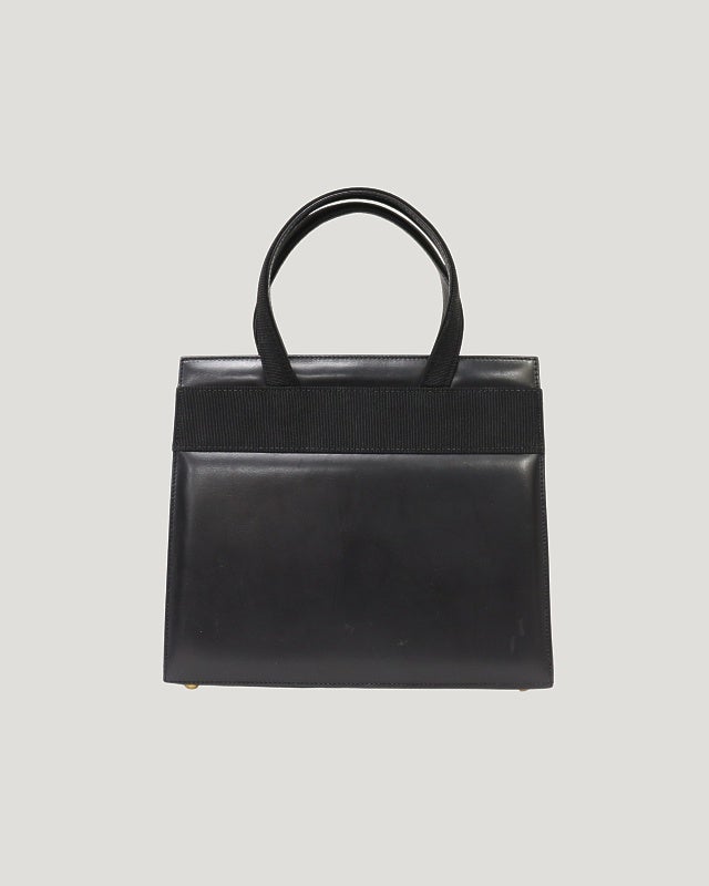 VARNY 2WAY バッグ ブラック Ferragamo VARA金具レザー2Wayバッグ | Hedy