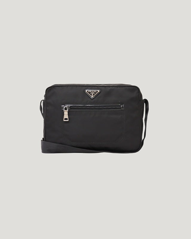 PRADA 三角ロゴ金具ナイロンショルダーバッグ | Hedy