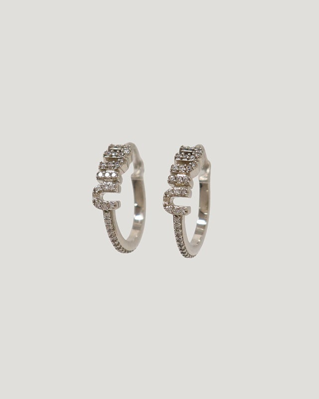 MIU MIU シルバー ロゴプレート ピアス サークル miu miu サークルロゴイヤリング | Hedy