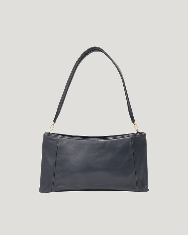 LOEWE ワンショルダー　ブラックレザーバッグ LOEWE アナグラムレザーワンショルダーバッグ | Hedy