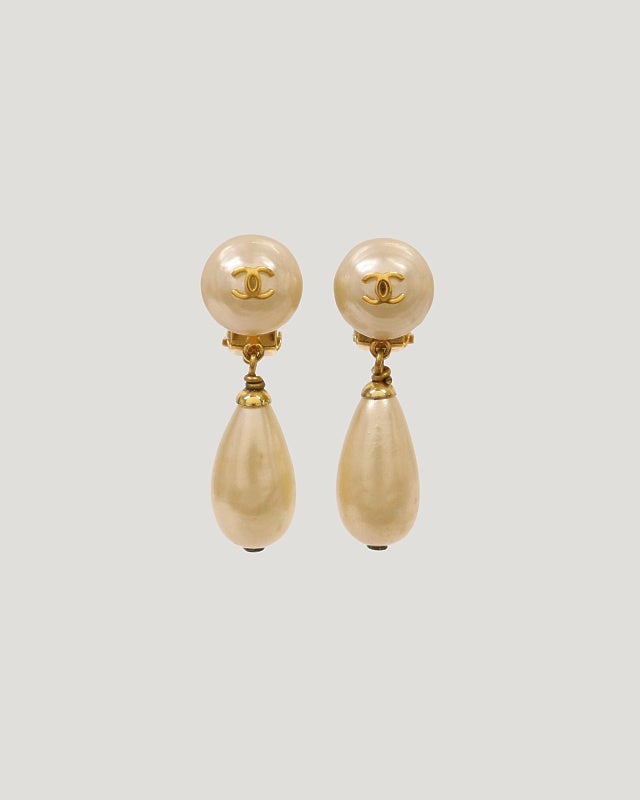 CHANEL COCOラインストーンボールピアス | Hedy