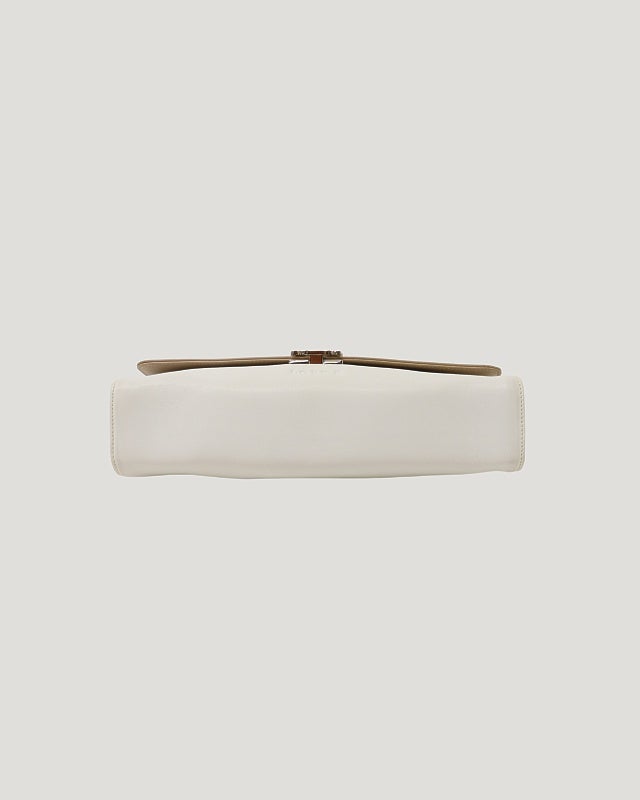 正規品　LOEWE ホワイト ショルダーバッグ　斜めがけ　ロゴ　モノグラム LOEWE ロゴレザーワンショルダーバッグ | Hedy