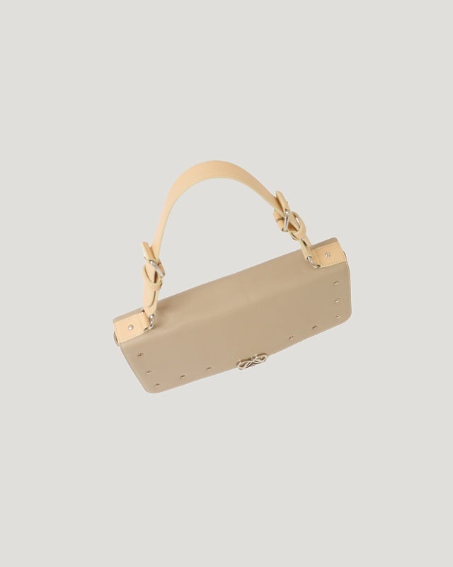 BURBERRY ロゴレザーワンショルダーバッグ | Hedy