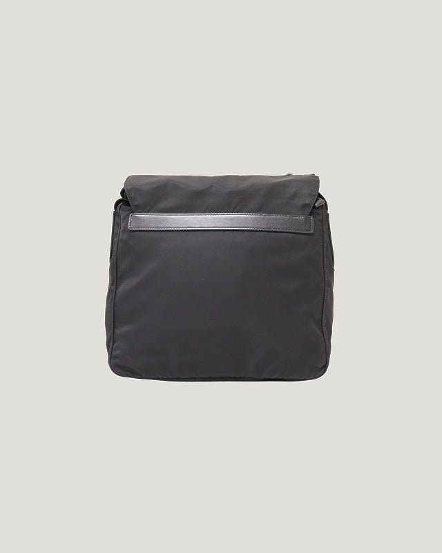 PRADA 三角ロゴ金具ナイロンショルダーバッグ | Hedy
