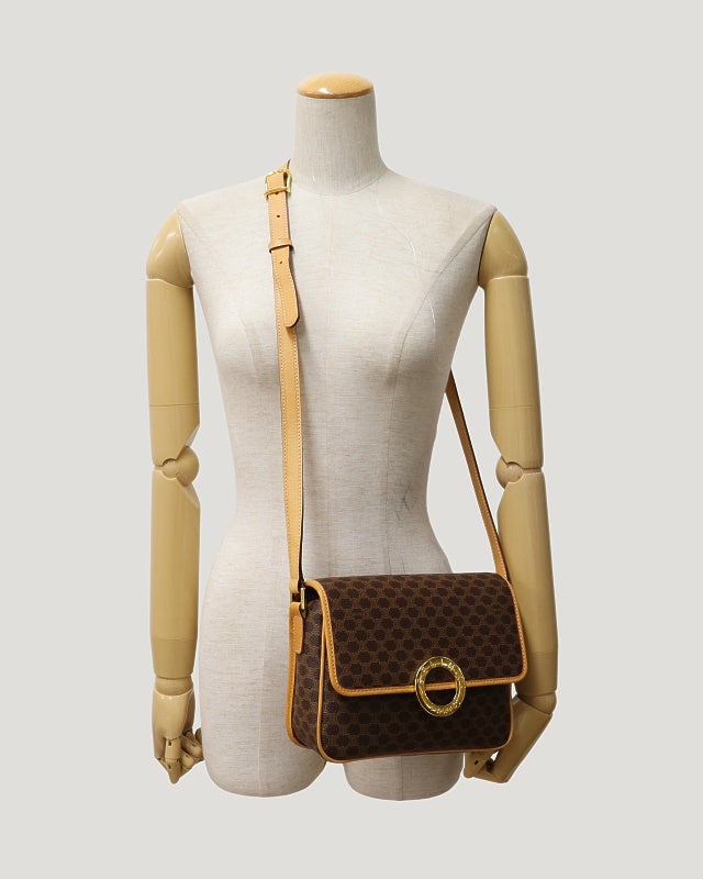 CELINE マカダム柄サークルロゴ金具ショルダーバッグ | Hedy