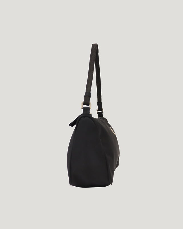 PRADA 三角ロゴ金具ナイロンワンショルダーバッグ | Hedy