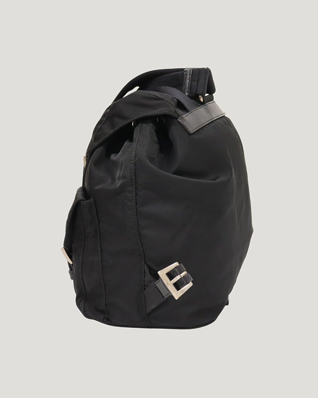 PRADA 三角ロゴ金具ナイロンリュックサック | Hedy
