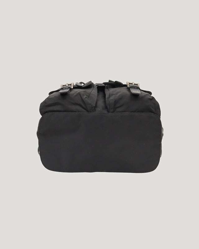 美品⭐︎PRADA 黒 ナイロン 三角ロゴ ロゴ金具 ミニリュック PRADA 三角ロゴ金具ナイロンリュックサック | Hedy