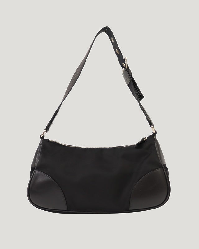 人気✨ プラダ ショルダーバッグ 三角ロゴ シルバー金具 ナイロン 黒 PRADA 三角ロゴ金具ナイロンレザーワンショルダーバッグ | Hedy